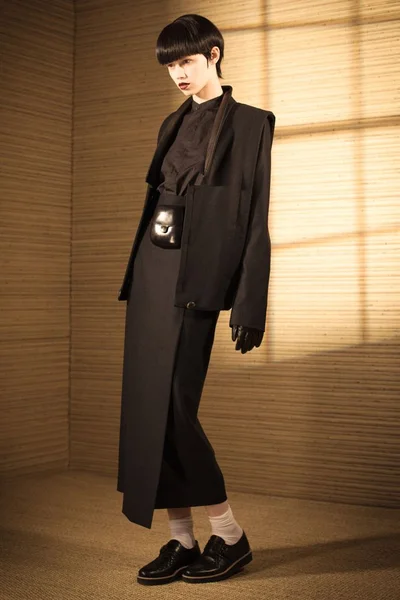 Look 3